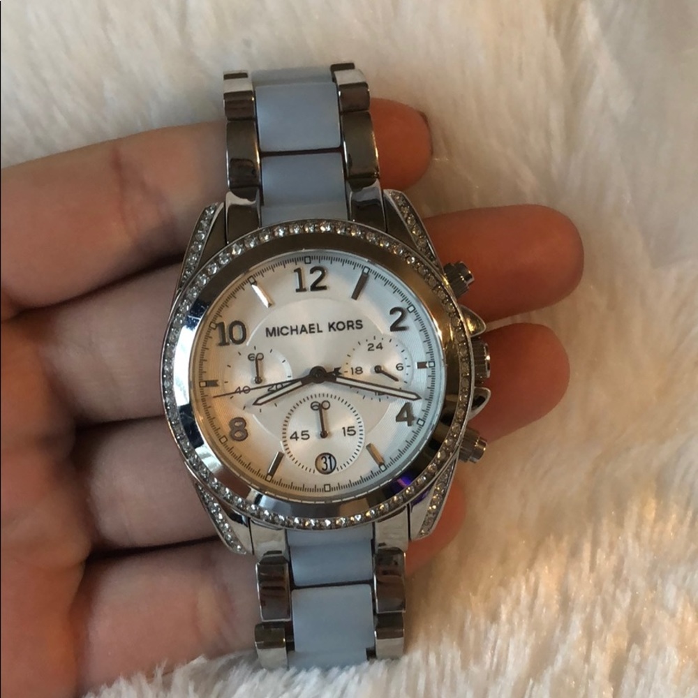 Like New• Michael Kors Blair watch